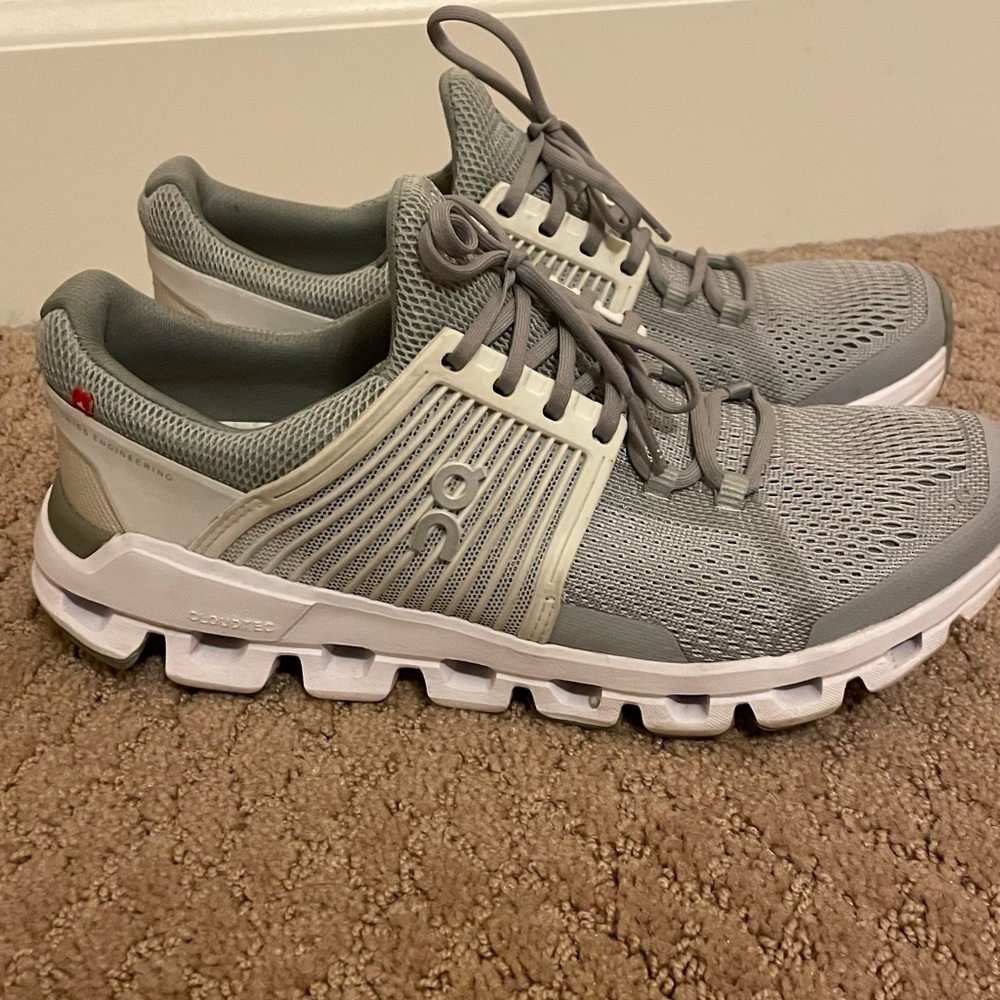 On cloud shoes size 8